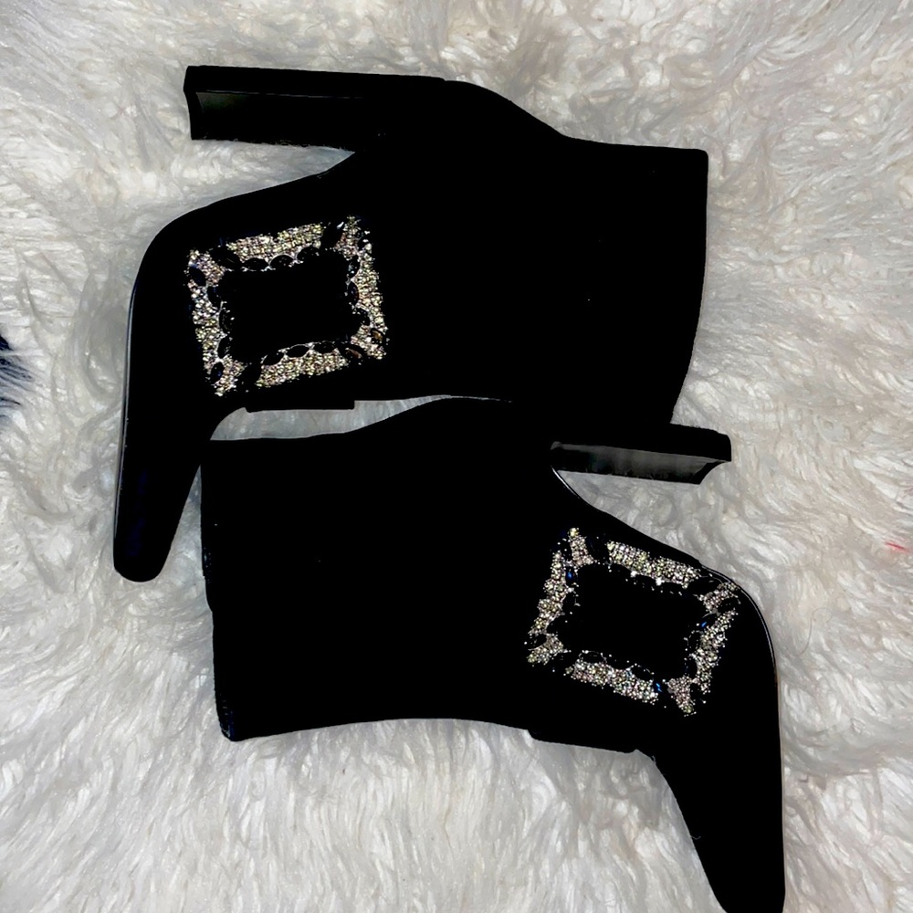 Beautiful black suede 4-1/2 in heel bootie by Zara